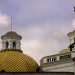 Quito: Die grünen Kuppeln der Kathedrale