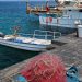 Panarea: Hafen mit dem Stromboli im Hintergrund