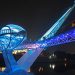 Kuching bei Nacht: Darul Hana Bridge [Fußgängerbrücke "Harmony Bridge" über den Sarawak (erbaut 2017)]