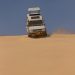 Ausflug zur Skelettküste: unser Jeep fährt die Düne herunter