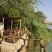 Die Terrasse der Serra Cafema Lodge mit Blick auf den Kunene - Fluss.